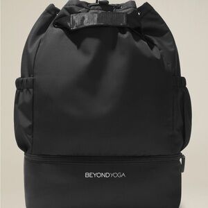Beyond Yoga NEW Convertible Gym Bag - Black NWT Drawstring Backpack Back Straps